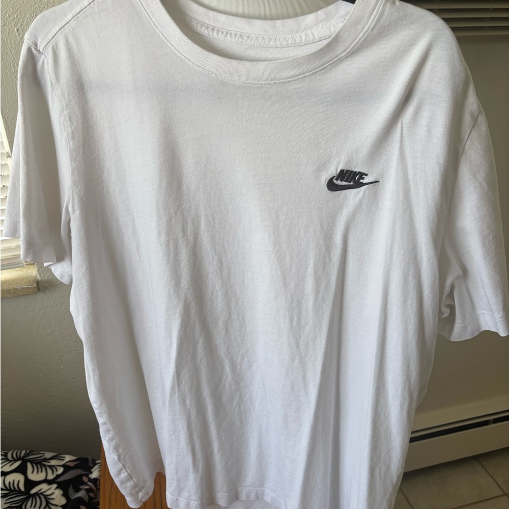 Nike White Short Sleeve Tee